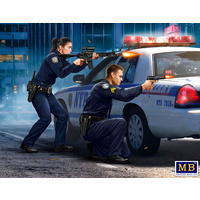 Master Box 1/24 The Heist series, Kit No1. Shots fired - Sgt Jack Melgoza & Ptl Sally Taylor 24064