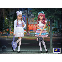 Master Box 35187 1/35 Kawaii fashion leaders. Minami and Mai Plastic Model Kit