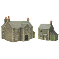 Metcalfe HO Manor Farm House Card Kit