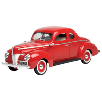 Motormax 1/18 1940 Ford Deluxe (Assorted colours)