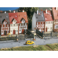 Noch HO Residential fence, 14 pieces, 3.1?cm highin total approx. 84?cm long N13100