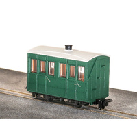 Peco OO-9 4 Wheel Enclosed Side Coach Green