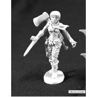 Reaper: Numenera Miniatures: Female Glaive (Axe on Back)