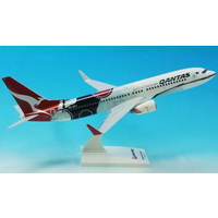 Sky Marks 1/130 Qantas 767-300 Mandoowoorriji Plastic Model