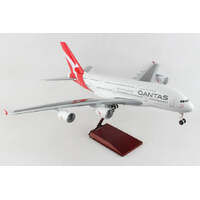 Skymarks 1/100 QANTAS A380 with Wooden Stand