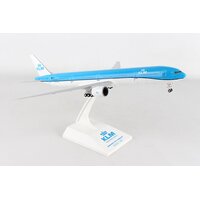 Sky Marks 1/200 KLM B777-300ER w/Gear (New Livery) Plastic Model Aircraft