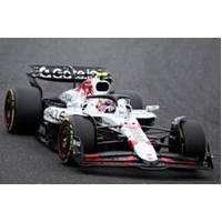 Spark 1/18 Red Bull Racing RB21 No.22 Oracle Red Bull Racing - Japanese GP 2025 - Yuki Tsunoda.  With Pit Board Resin Model Car