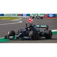 Spark 1/18 Mercedes-AMG W12 E Performance- #44, Lewis Hamilton - Winner, 2021 British GP - Figurine holding British flag