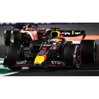 Spark 1/18 Oracle Red Bull Racing RB18 No.1 - Saudi Arabian GP 2022 - Max Verstappen, with Pit Board Resin Car