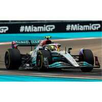 Spark 1/18 Mercedes-AMG Petronas F1 W13 E Performance No.44 Mercedes-AMG Petronas F1 Team - Miami GP 2022 - Lewis Hamilton. With Acrylic Cover Resin M