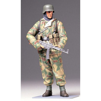 Tamiya 1/16 German Infantry Winter Uniform 36304
