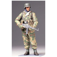 Tamiya 1/16 German Infantry Winter Uniform 36304