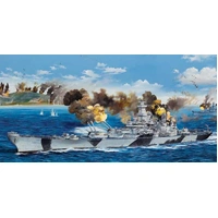 Trumpeter 1/200 USS Iowa BB-61 Plastic Model Kit [03706]