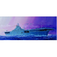 Trumpeter 1/700 USS ESSEX CV9 A/CARRIER 05728 Plastic Model Kit