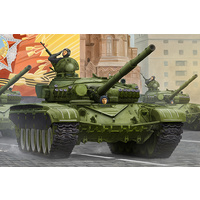 Trumpeter 1/35 T-72A Mod 1983 MBT Plastic Model Kit 09547