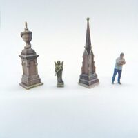 West Edge 3D HO 1/87 Cemetery Memorial and Statues pack 1 (4 pcs)