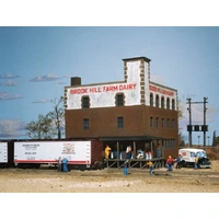 Walthers HO Brook Hill Farm Dairy -- Kit - 7-3/8 x 7-1/4" 18.7 x 18.4cm