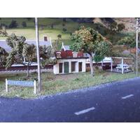 Walker Models 1/87 HO Neath Toilet Block building kit