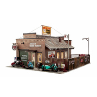 Woodland Scenics Deuce's Bike Shop - O Scale BR5846