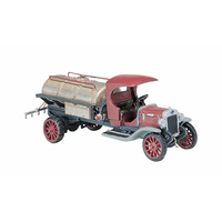 Woodland Scenics Tank Truck (Diamond T) HO Scale Kit D242